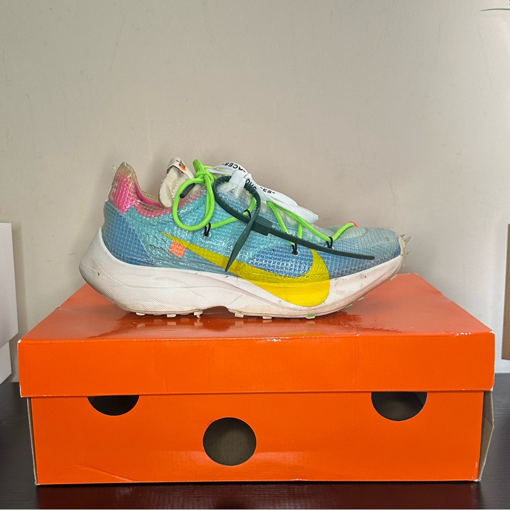 NIKE x OFF-White Sneakers